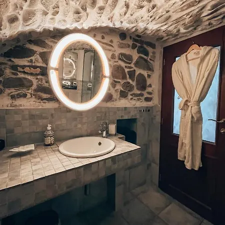 לינה וארוחת בוקר Talking Stones דולצ'אקווה