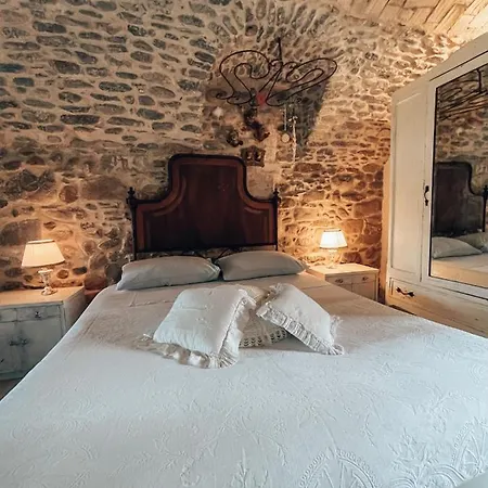 Talking Stones לינה וארוחת בוקר דולצ'אקווה