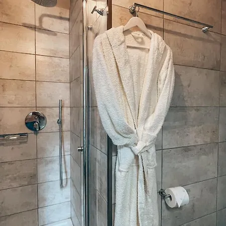 Talking Stones Bed & Breakfast 4*