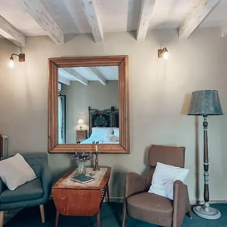 Talking Stones לינה וארוחת בוקר 4*