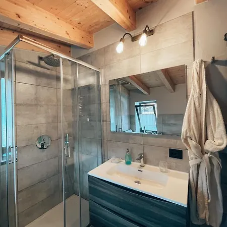 לינה וארוחת בוקר Talking Stones דולצ'אקווה