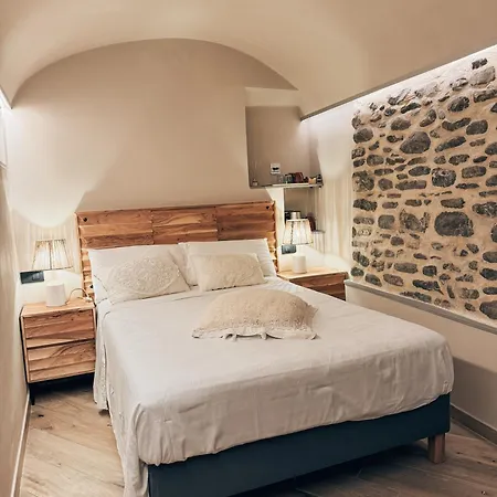 Talking Stones דולצ'אקווה