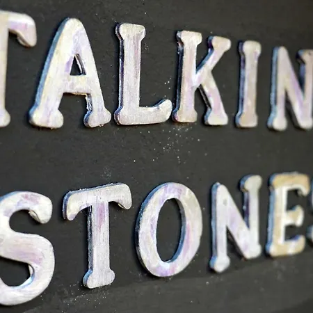 Talking Stones לינה וארוחת בוקר 4*