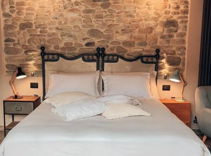 Talking Stones Bed & Breakfast 4*